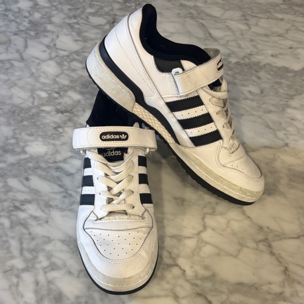 Adidas Classic White and Black Forum Basketball Sneakers, 9.5 men’s
